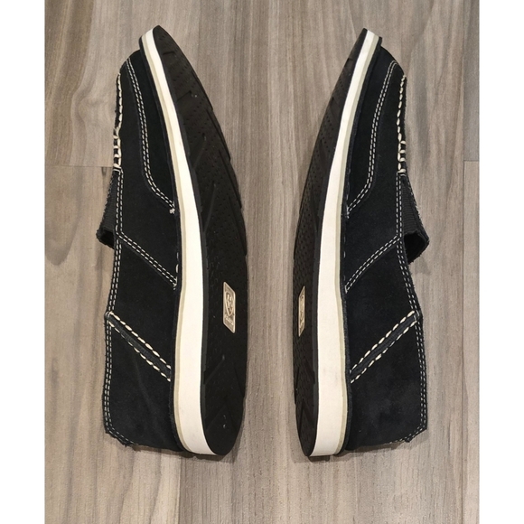 Ariat Black Loafers with Cream Stitching - Picture 6 of 9